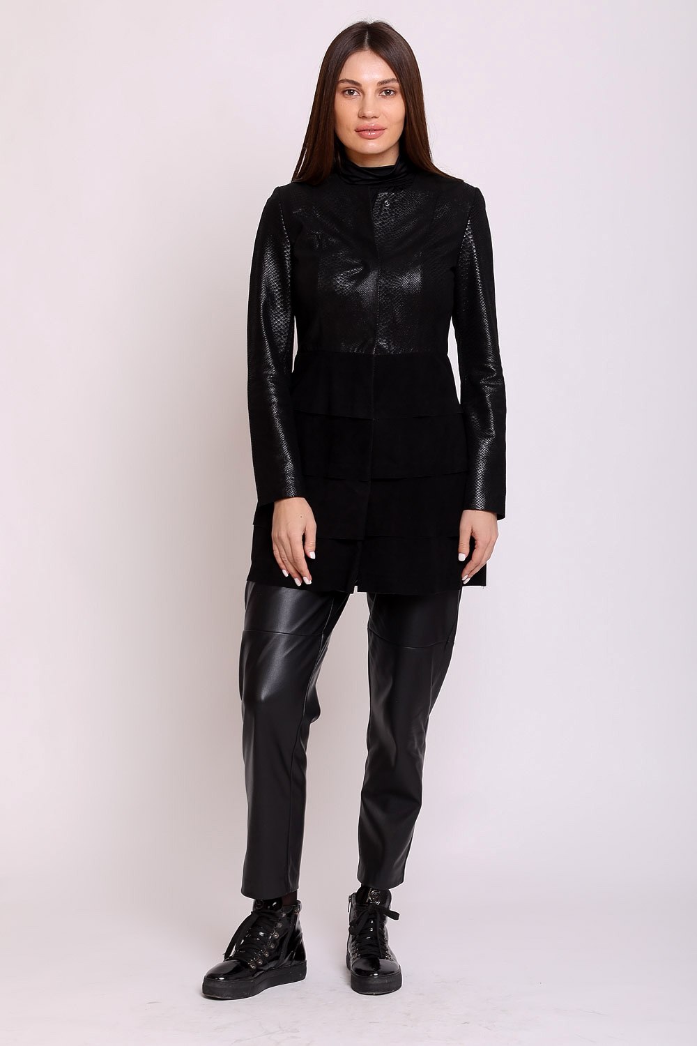 Женская кожаная куртка с приталенным силуэтом 43157